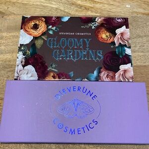 Set of Dieverune cosmetics palettes
